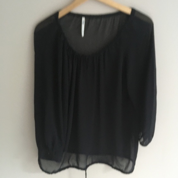 Sheer Tilley Endurables Blouse - Light and wrinkle-free! - Picture 3 of 8